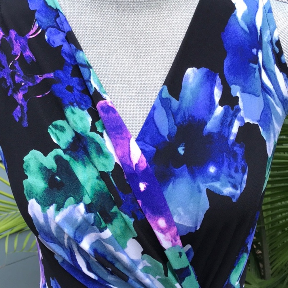 Dress - Picture 7 of 7